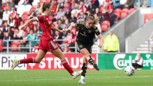 Read more about the article Manchester United melanjutkan awal yang baik di musim Liga Super Wanita dengan kemenangan dominan 2-0 melawan Liverpool yang belum menang di Stadion St Helens