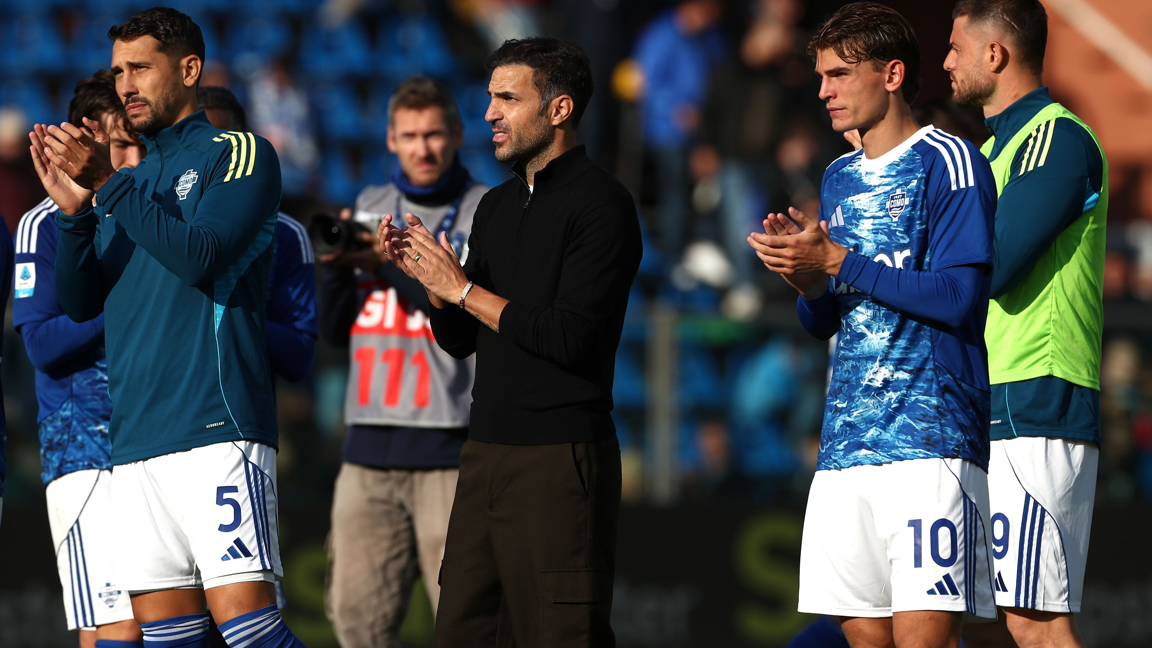 Read more about the article Como klaim bentrokan kontroversial AC Milan di Australia adalah demi ‘kelangsungan’ Serie A karena Liga Premier terus mendominasi sepak bola dunia