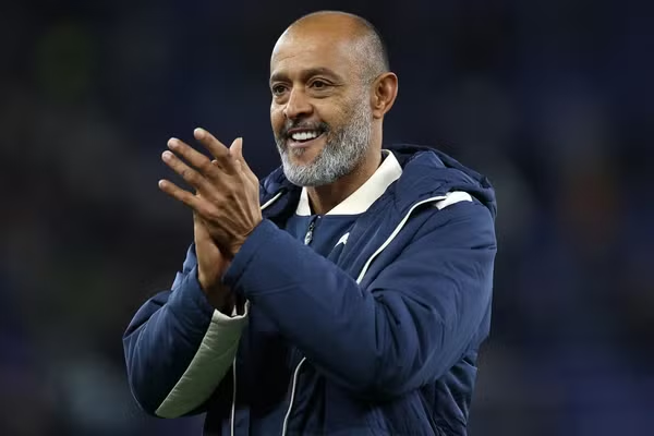 Read more about the article Nuno meminta para penggemar West Ham untuk mendukung tim di tengah kerusuhan