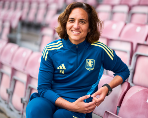 Read more about the article Natalia Arroyo dari Aston Villa: ‘Mungkin ada pelatih kecil di dalam diri saya saat saya bermain’