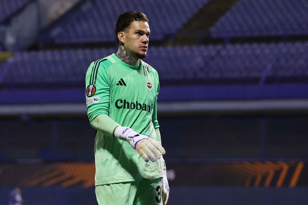 Read more about the article Ederson mengaku merasa tidak bahagia di Manchester City sebelum meninggalkan klub